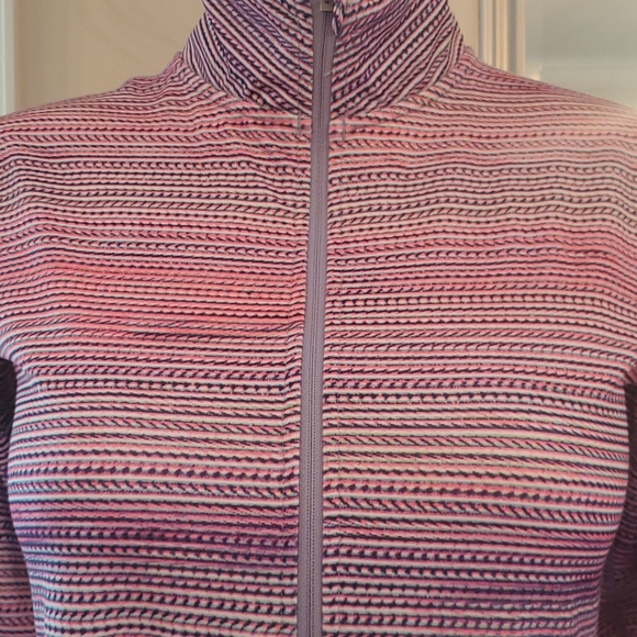 Nwot nike 1/2 zip medium - Picture 2 of 5